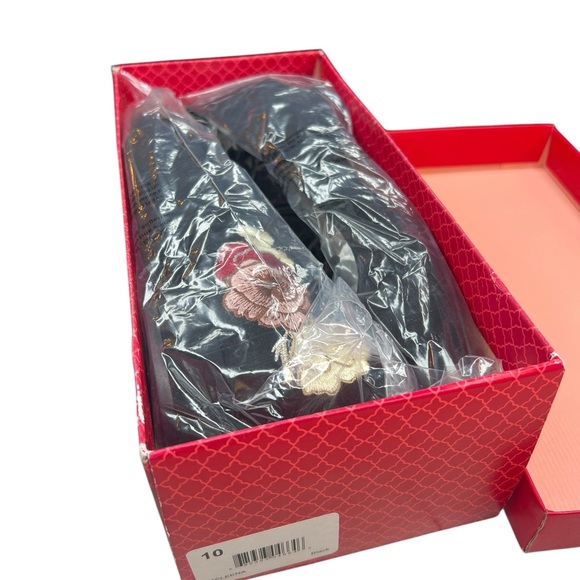 New Kelly & Katie Elerana Embroidered Floral Flats Size 10- read description! - Picture 7 of 7